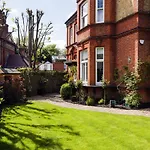 Luxurious Hampstead Home With Gorgeous Garden